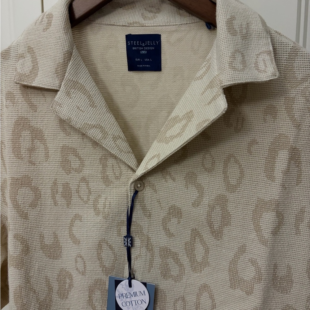 Steel & Jelly Men's Cream and Tan button down shirt